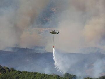 Declarado un incendio en la base militar de Cerro Muriano en Córdoba