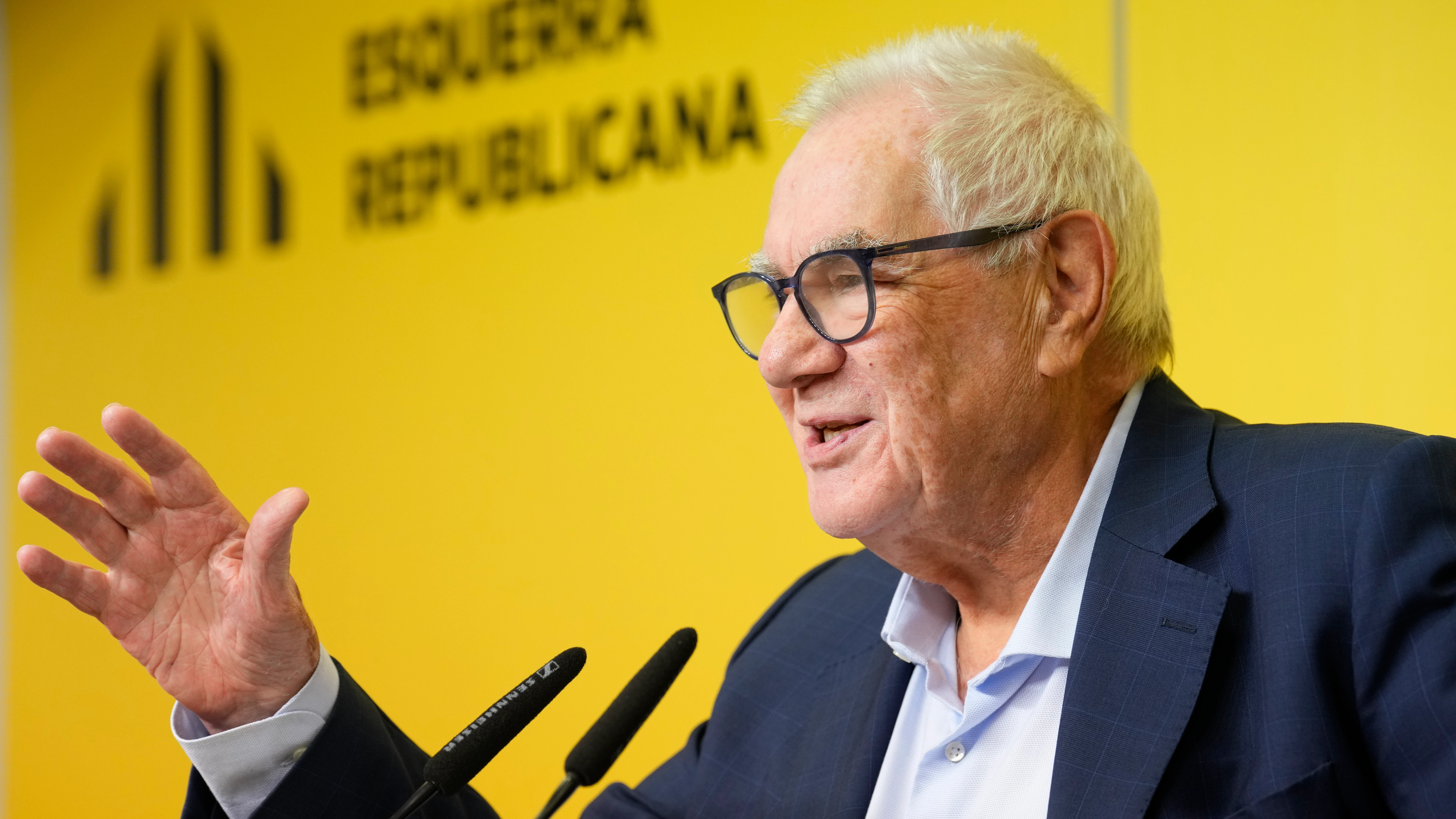 El líder de ERC en el Ayuntamiento de Barcelona, Ernest Maragall, durante la rueda de prensa que ha ofrecido junto al presidente del partido