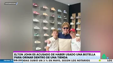 Elton John orina en una botella en una tienda de lujo en Niza tras no poder usar el baño y termina salpicando