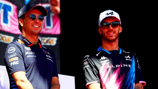 Sergio Pérez y Pierre Gasly Sergio Pérez y Pierre Gasly
