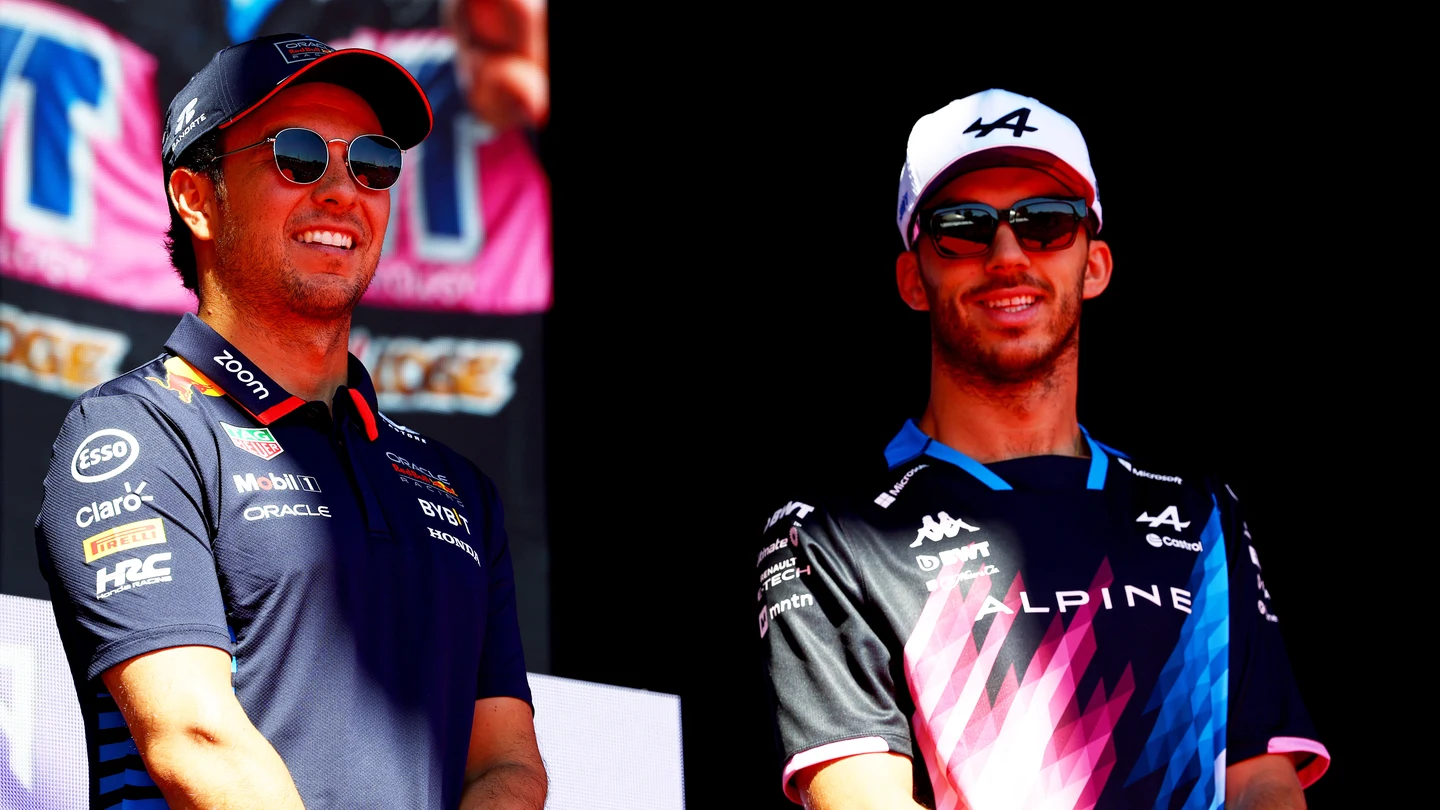 Sergio Pérez y Pierre Gasly Sergio Pérez y Pierre Gasly
