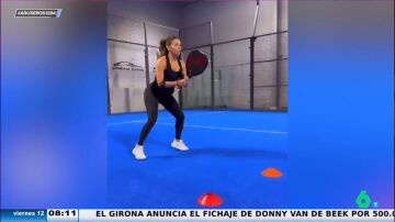 Eva Longoria aprende a jugar al pádel en España con Alba Galán, hermana del deportista Ale Galán