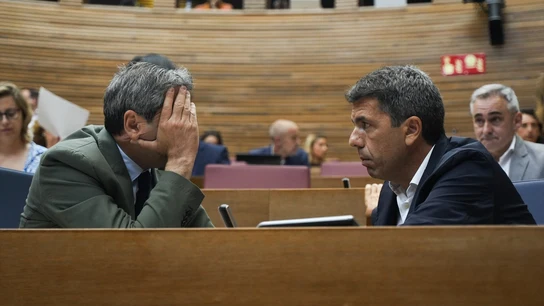 El vicepresidente primero y conseller de Cultura y Deporte, Vicente Barrera (i) y el presidente de la Generalitat Valenciana y presidente del PPCV, Carlos Mazón (d) El vicepresidente primero y conseller de Cultura y Deporte, Vicente Barrera (i) y el presidente de la Generalitat Valenciana y presidente del PPCV, Carlos Mazón (d)
