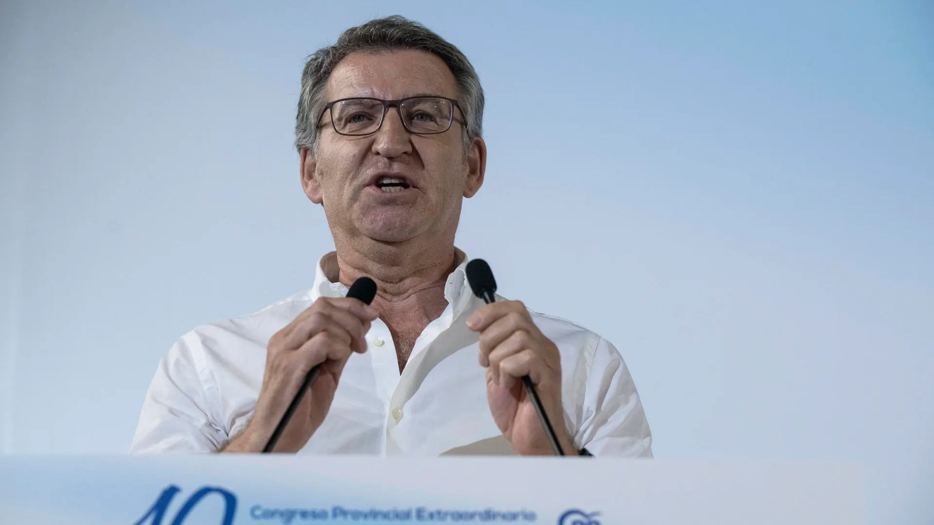 El líder del PP, Alberto Núñez Feijóo, clausura el XIX Congreso Provincial del PP de Ourense. 