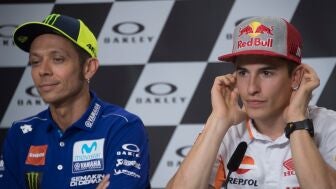 Marc M&aacute;rquez, con Valentino Rossi