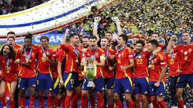 España levanta la Eurocopa en Berlín España levanta la Eurocopa en Berlín