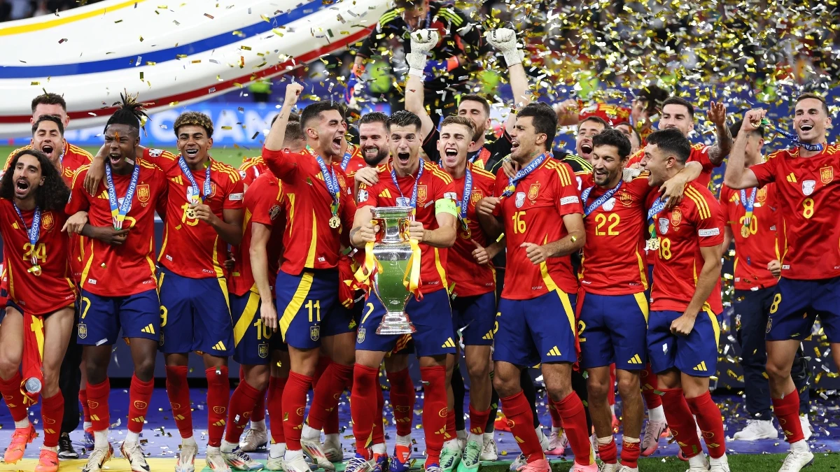 España levanta la Eurocopa en Berlín