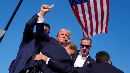 Disparan a Donald Trump durante un mitin en EEUU Disparan a Donald Trump durante un mitin en EEUU