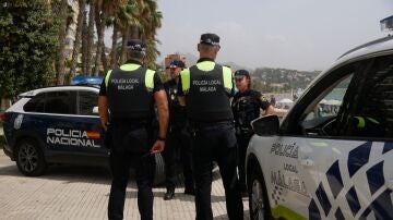 Agentes de la Policía Nacional y Policía Local de Málaga en una imagen de archivo.
