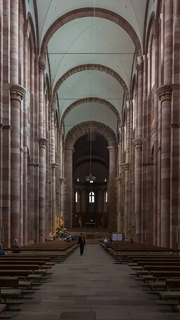 Interior de la Catedral de Espira, en Alemania Interior de la Catedral de Espira, en Alemania