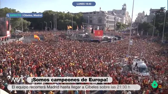 Iñaki López define 'Potra salvaje', el 'himno' de España en la Eurocopa "Lo tiene todo: música de autos de choque, cacofonías, sonidos extraños, desafino...", afirma Iñaki López en este vídeo sobre 'Potra Salvaje', la canción que ha acompañado a los jugadores de la selección española a lo largo de toda la Eurocopa.