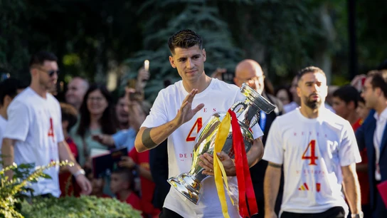 capitán de la selección española de fútbol, Álvaro Morata, durante la recepción del presidente del Gobierno, Pedro Sánchez. capitán de la selección española de fútbol, Álvaro Morata, durante la recepción del presidente del Gobierno, Pedro Sánchez.