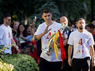  capitán de la selección española de fútbol, Álvaro Morata, durante la recepción del presidente del Gobierno, Pedro Sánchez.