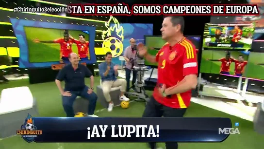 El baile viral de Tomás Roncero en El Chiringuito para celebrar la victoria de España en la Eurocopa El baile viral de Tomás Roncero en El Chiringuito para celebrar la victoria de España en la Eurocopa
