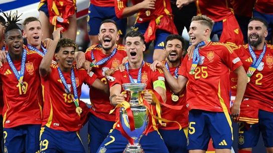 Morata levanta la Eurocopa Morata levanta la Eurocopa
