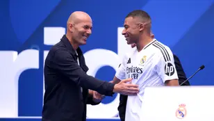 Zinedine Zidane, con Kylian Mbappé