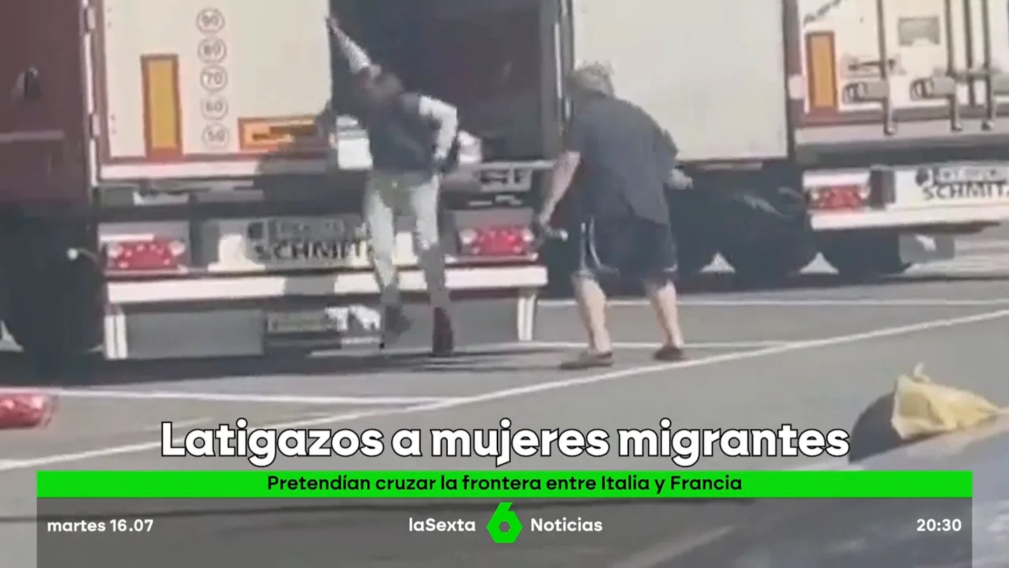 Un italiano echa a latigazos a un grupo de mujeres migrantes que se habían colado en su remolque Un italiano echa a latigazos a un grupo de mujeres migrantes que se habían colado en su remolque