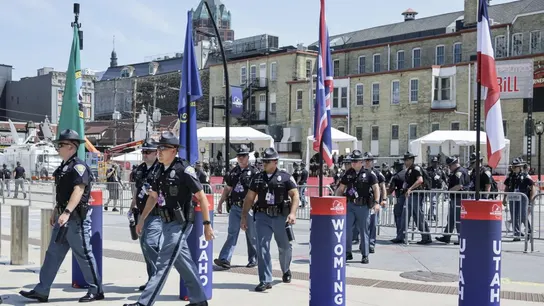 La Policía abate a un hombre armado con un cuchillo cerca de la Convención Republicana. La Policía abate a un hombre armado con un cuchillo cerca de la Convención Republicana.