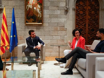 El presidente de la Generalitat, Pere Aragonès; la secretaria general de ERC en funciones, Marta Rovira, y el diputado de ERC en el Parlament Rubén Wagensberg, se reúnen en el Palau de la Generalitat.