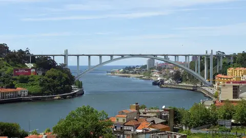 Puente de la Arrábida. Oporto Puente de la Arrábida. Oporto