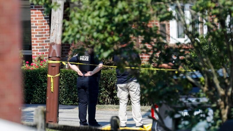 Agentes de Policía ante la casa del autor del tiroteo contra Donald Trump