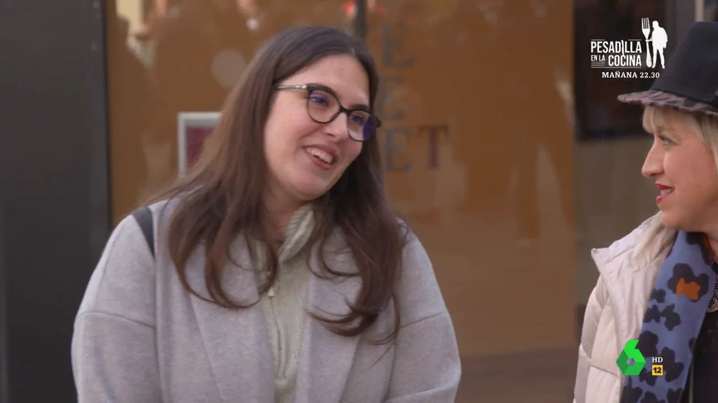 Así responde una mujer a quien afirma que Feijóo es mejor que Sánchez para la economía: "Para los trabajadores no" Así responde una mujer a quien afirma que Feijóo es mejor que Sánchez para la economía: "Para los trabajadores no"