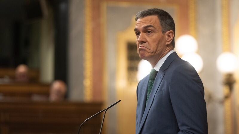 El presidente del Gobierno, Pedro Sánchez, comparece durante la sesión extraordinaria en el Congreso.