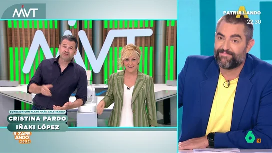 Las risas de Cristina Pardo, Dani Mateo e Iñaki López por sus problemas de conexión "¿Creéis que algún día podremos hacer esta conexión sin que haya este retraso tan incómodo en el que hablamos y nos escuchamos con tres segundos de delay?", se pregunta Cristina Pardo. La divertida respuesta de Iñaki López, en este vídeo.