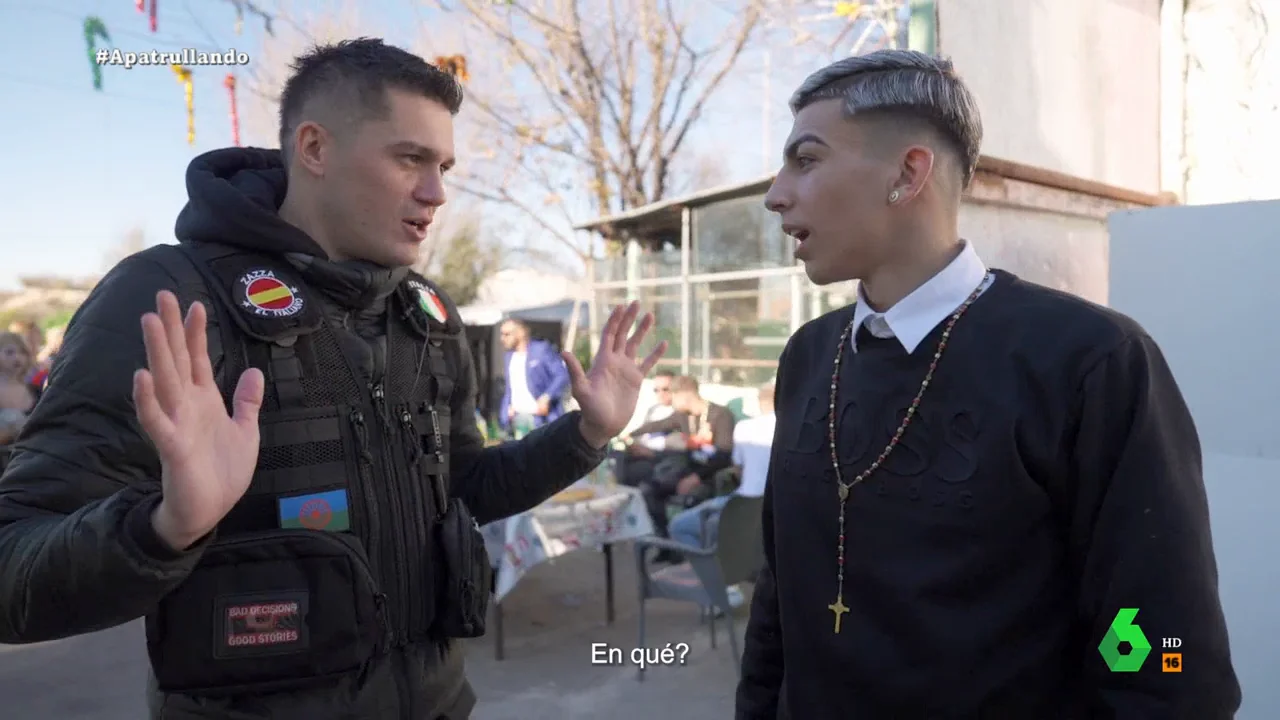 "Los gitanos trabajamos mucho": así explica un chico de la Cañada Real que compran altavoces de 8.000 euros "Los gitanos trabajamos mucho": así explica un chico de la Cañada Real que compran altavoces de 8.000 euros