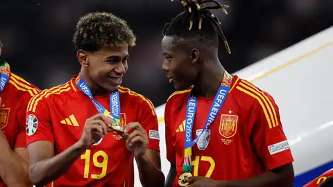 Lamine Yamal y Nico Williams, campeones de Europa con la Selección Española Lamine Yamal y Nico Williams, campeones de Europa con la Selección Española