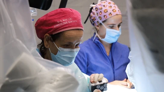 El Hospital del Mar de Barcelona realiza la primera trasposición uterina en España. El Hospital del Mar de Barcelona realiza la primera trasposición uterina en España.