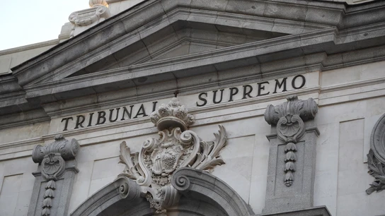 Detalle de la fachada del Tribunal Supremo. Detalle de la fachada del Tribunal Supremo.