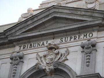 Detalle de la fachada del Tribunal Supremo.