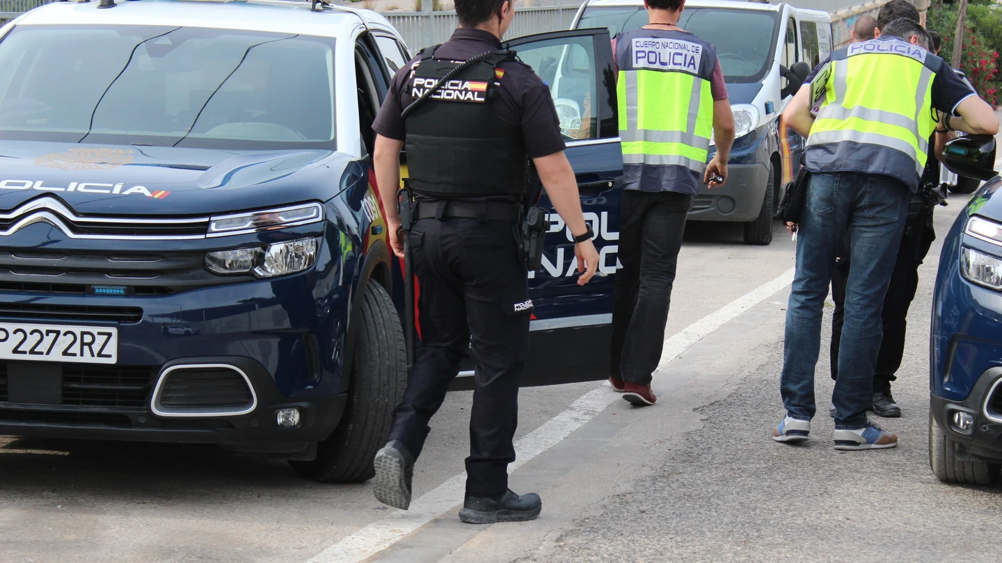 Imagen de archivo de un dispositivo en marcha de la Policía Nacional Imagen de archivo de un dispositivo en marcha de la Policía Nacional