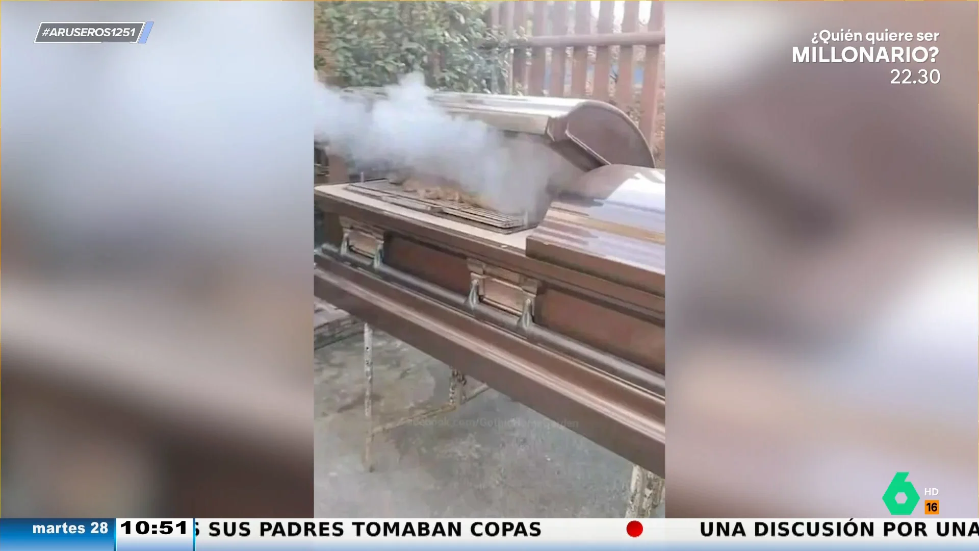 Un hombre coloca un ataúd en su jardín y lo utiliza como si fuese una barbacoa