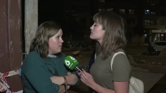 Una vecina de Catarroja defiende los bulos de Rubén Gisbert sobre cadáveres ocultados: "No lo he visto pero me lo creo" Una vecina de Catarroja defiende los bulos de Rubén Gisbert sobre cadáveres ocultados: "No lo he visto pero me lo creo"