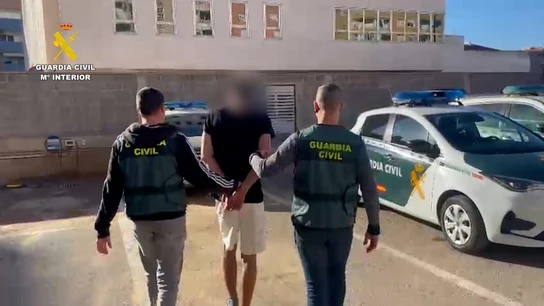 La Guardia Civil detiene al presunto autor de un homicidio en Torrevieja (Alicante). La Guardia Civil detiene al presunto autor de un homicidio en Torrevieja (Alicante).