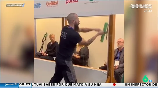 Así es el curioso Campeonato del Mundo de limpieza de cristales celebrado en Suecia Así es el curioso Campeonato del Mundo de limpieza de cristales celebrado en Suecia
