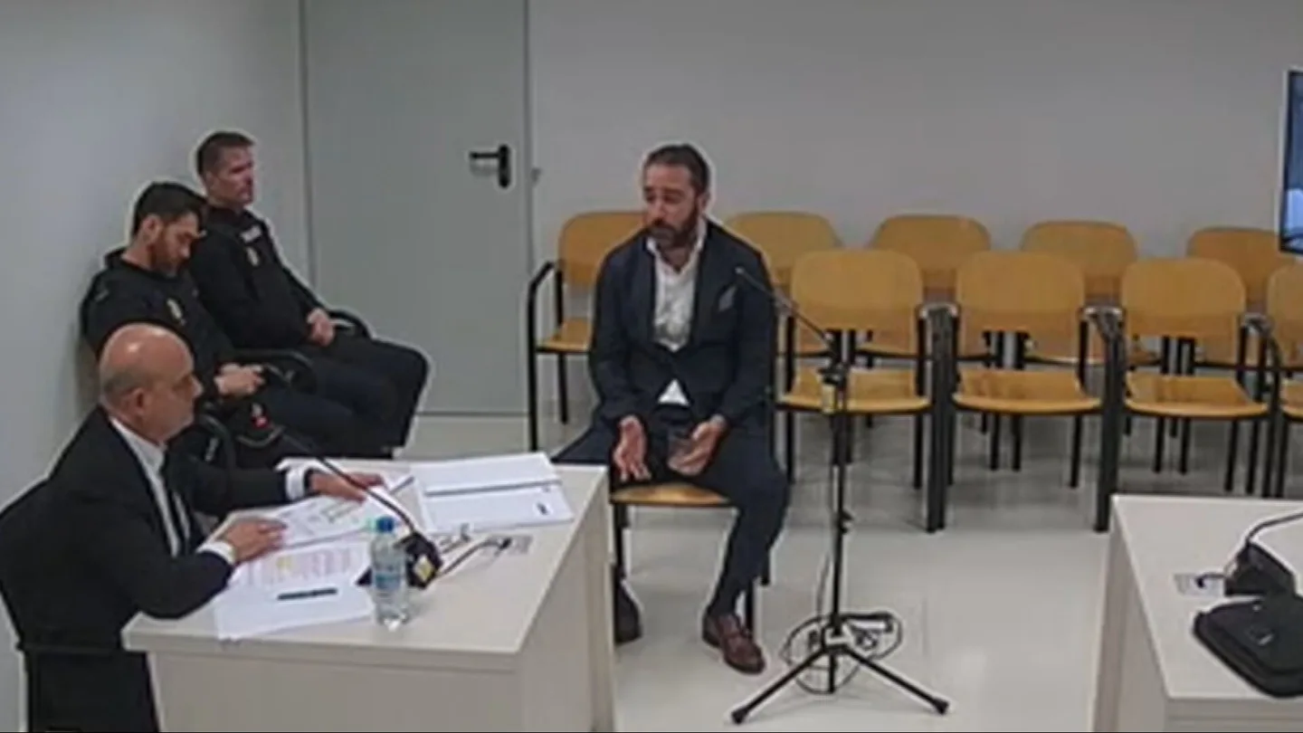 El empresario Víctor de Aldama durante su declaración voluntaria en la Audiencia Nacional este jueves. El empresario Víctor de Aldama durante su declaración voluntaria en la Audiencia Nacional este jueves.