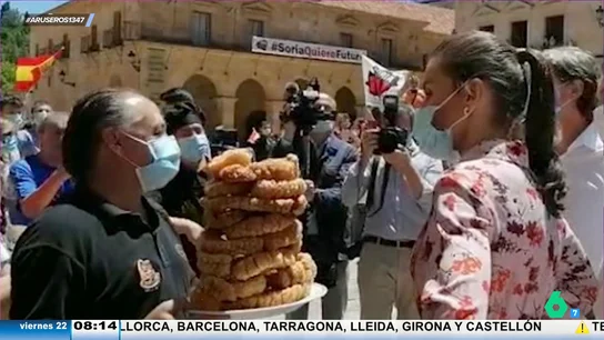 Un hostelero desvela la reacción de la reina Letizia al verle con una torre de torreznos Un hostelero desvela la reacción de la reina Letizia al verle con una torre de torreznos