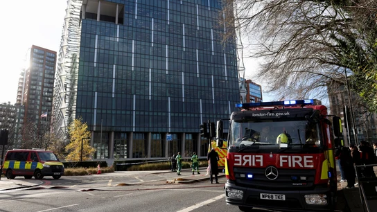 Camión de bomberos junto a la embajada de Estados Unidos con motivo del paquete sospechosos detonado en Londres. Camión de bomberos junto a la embajada de Estados Unidos con motivo del paquete sospechosos detonado en Londres.