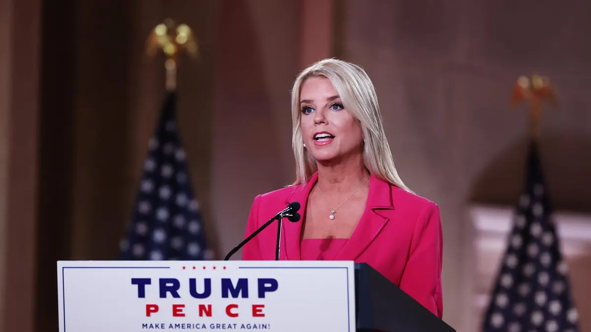 Pam Bondi, the radical chosen by Trump as the new US attorney general known for his controversies Pam Bondi, the radical chosen by Trump as the new US attorney general known for his controversies
