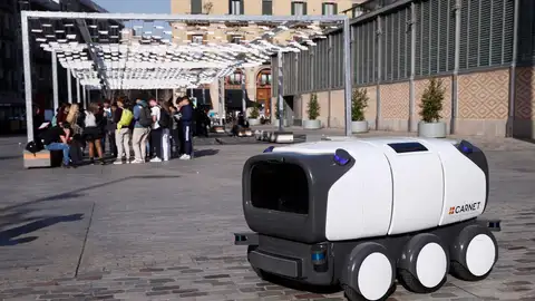 Sale a prueba un robot para repartir paquetes Sale a prueba un robot para repartir paquetes