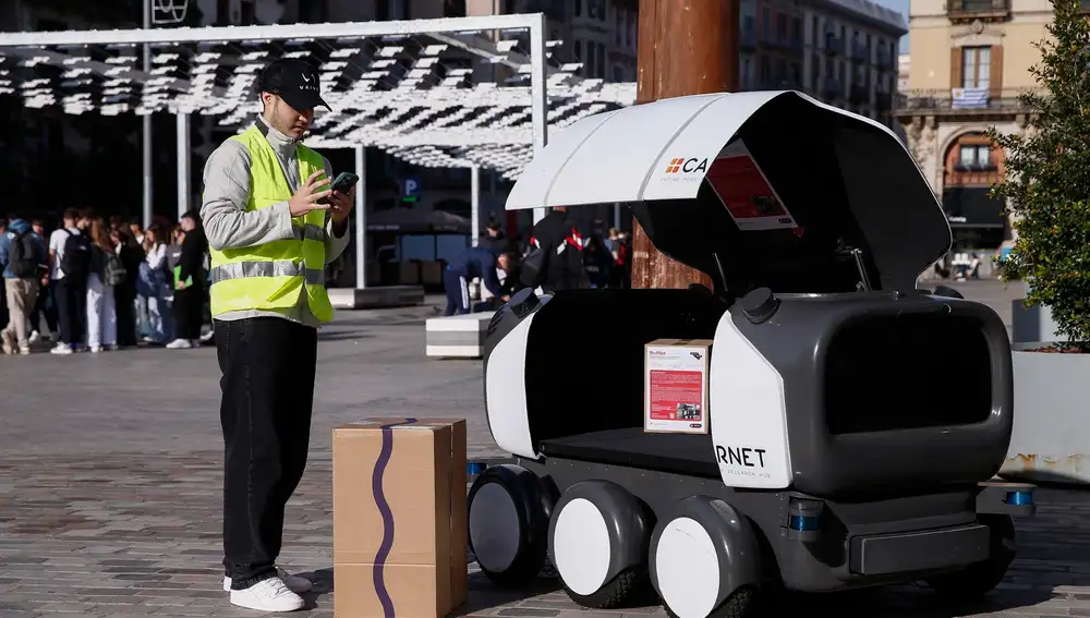 Sale a prueba un robot para repartir paquetes Sale a prueba un robot para repartir paquetes