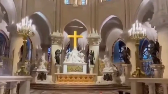 El interior de la Catedral de Notre Dame El interior de la Catedral de Notre Dame