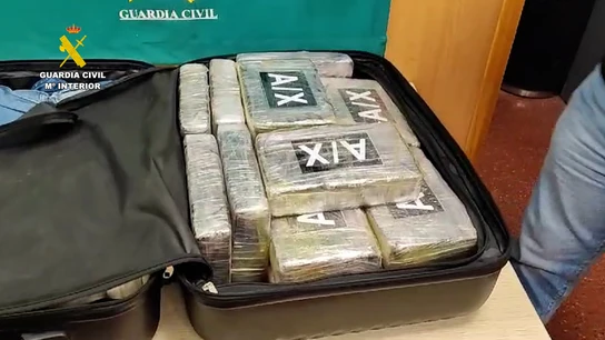 Detenido un hombre en el aeropuerto de Barcelona con casi 17 kilos de cocaína en su maleta Detenido un hombre en el aeropuerto de Barcelona con casi 17 kilos de cocaína en su maleta