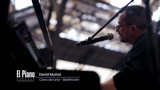 Los silbidos de David Muñoz mientras toca al piano 'Claro de luna' "descolocan" a Pablo López": "Tengo un 80% de sordera" Los silbidos de David Muñoz mientras toca al piano 'Claro de luna' "descolocan" a Pablo López": "Tengo un 80% de sordera"