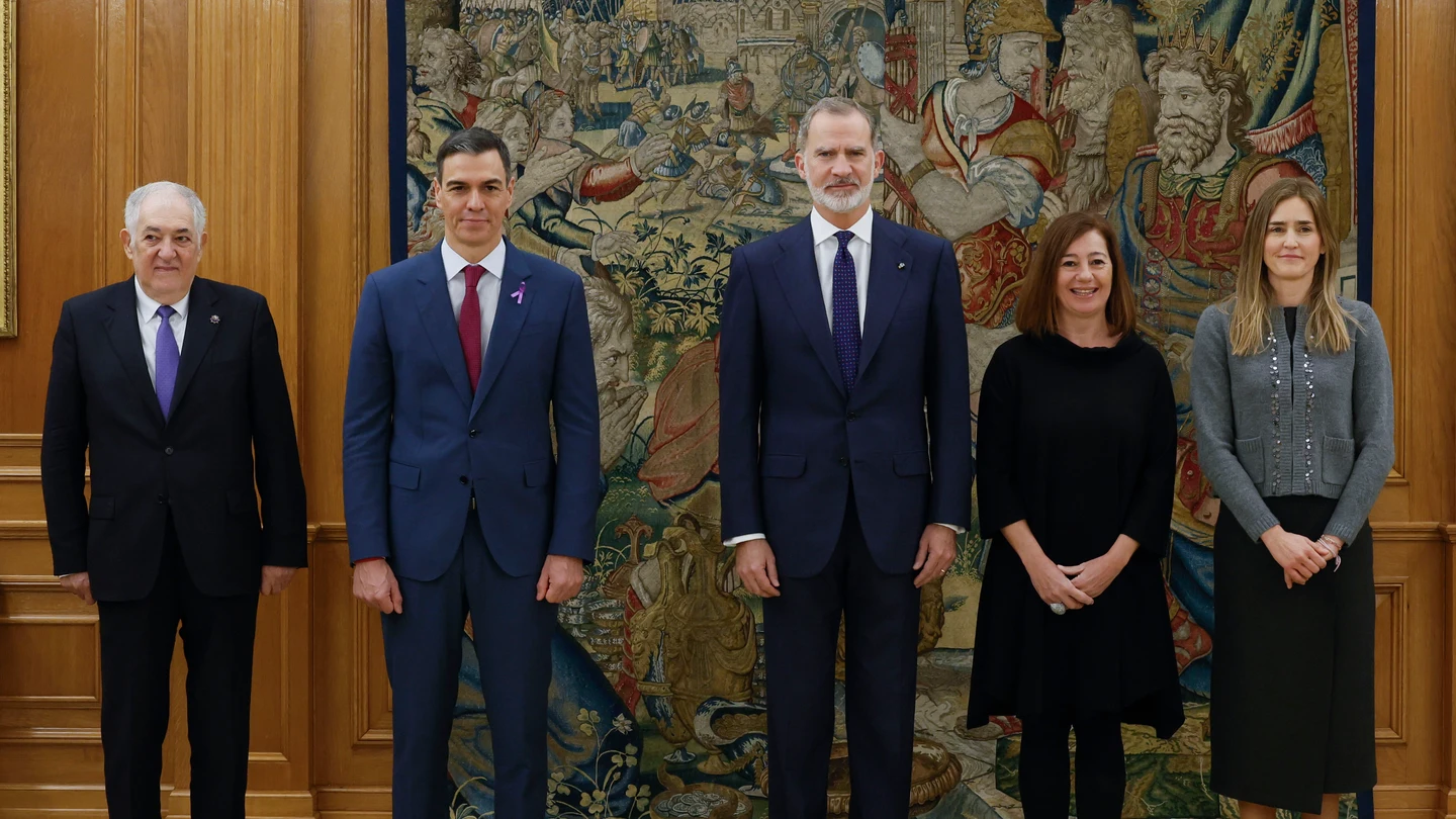 Pedro Sánchez junto al rey Felipe VI en el nombramiento de Aagesen Pedro Sánchez junto al rey Felipe VI en el nombramiento de Aagesen