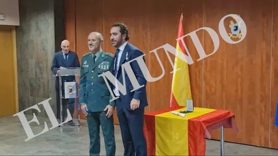 La Guardia Civil condecoró a Aldama en 2022 por su "tributo a España", sus "profundos valores" y su "altruismo" La Guardia Civil condecoró a Aldama en 2022 por su "tributo a España", sus "profundos valores" y su "altruismo"