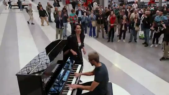 Ruth Lorenzo sorprende al convertirse en Tina Turner mientras Diego Faria toca al piano 'Simply the Best' Ruth Lorenzo sorprende al convertirse en Tina Turner mientras Diego Faria toca al piano 'Simply the Best'
